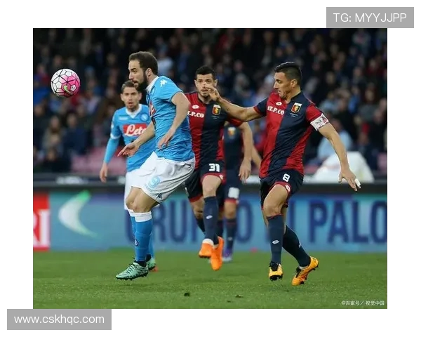 那不勒斯与佩鲁贾的激烈对决展现足球魅力与战术智慧的较量