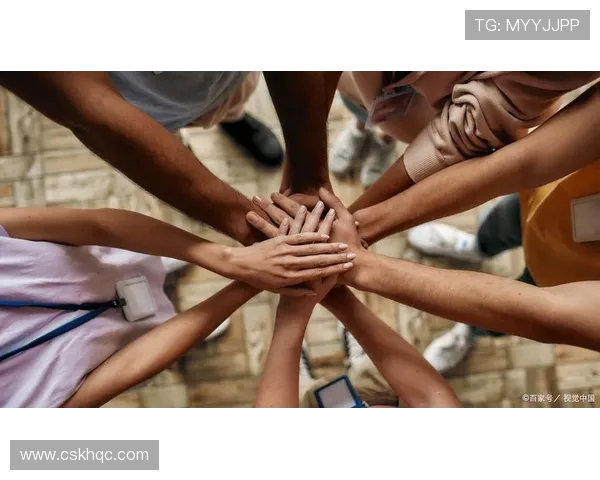 阿克灵与布莱的激烈对决揭示足球战术与团队协作的精彩瞬间