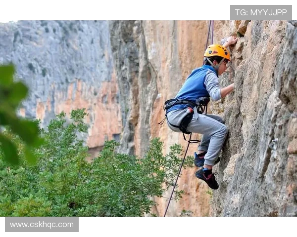 攀岩心理素质探讨：北京攀岩队如何应对挑战与压力